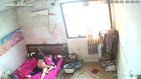 Hackers use the camera to remote monitoring of a lover's home life.592 - hotmovs.com - China on poweredporn.com