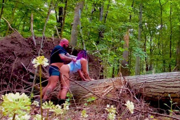 Bat Daddy Fucks Raven Hard In The Woods And Nuts In Her Mouth - hclips.com on poweredporn.com