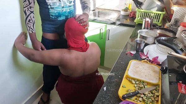 Andhra Maid Sucking Owner Dick While Working In Kitchen - hclips.com on poweredporn.com