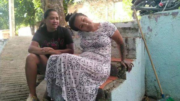 Lesbiana Cachonda Se Le Insinua A Persona De Edad Mayor Y Convence Follar En Publico - hclips.com - India on poweredporn.com