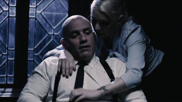 Smashing blonde diva grants detective the ultimate thrills for his sperm - hellporno.com on poweredporn.com