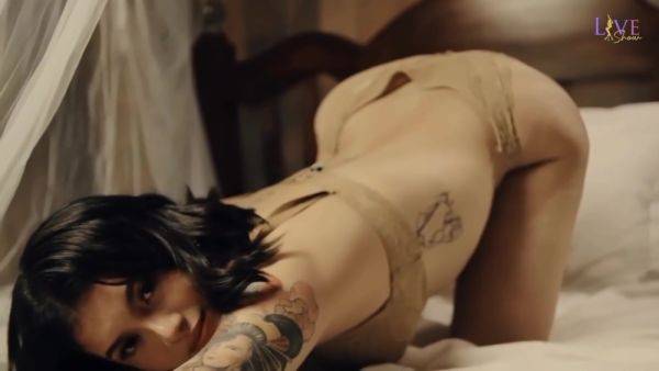 Viva Max Live Show - upornia.com on poweredporn.com