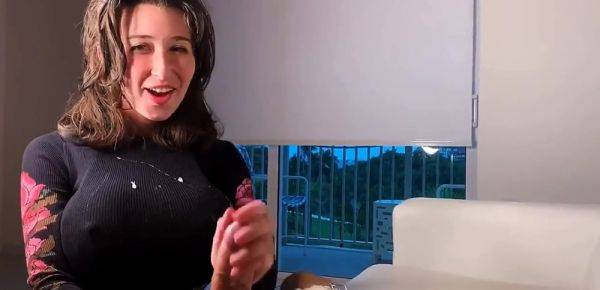 Elle bave comme une chienne en lui suçant la queue - txxx.com on poweredporn.com