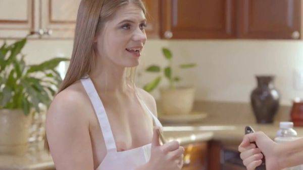 Horny mom tricks teen into hot threeway - txxx.com on poweredporn.com