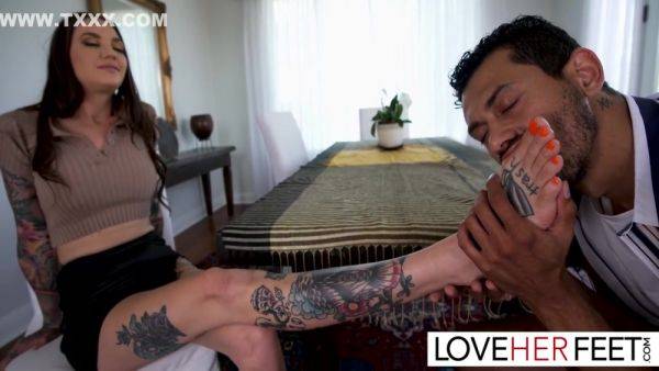 Foot Tour - hotmovs.com on poweredporn.com