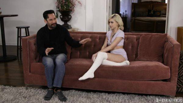 Slender young blonde shows stepdad proper porno - hellporno.com on poweredporn.com