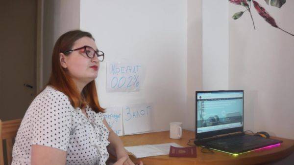 Devushke Ne Davali Kredit Prishlos Rabotat Rtom - hclips.com on poweredporn.com