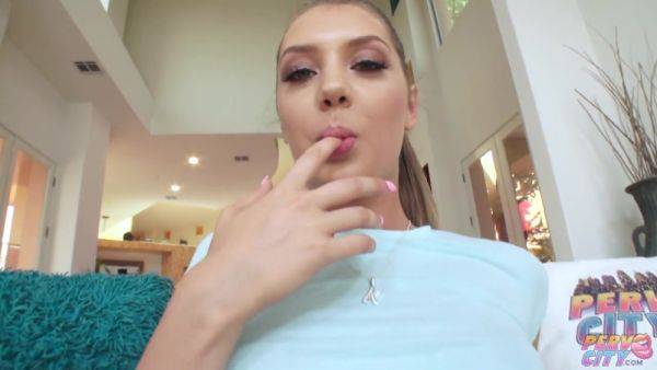 Elena Koshka is Finger Licking Good - hotmovs.com on poweredporn.com