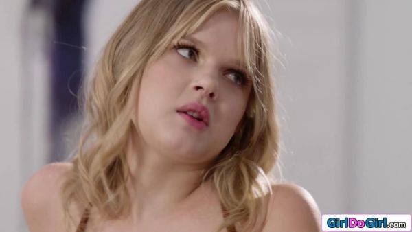 Teen first time licked by bffs stepsis - sunporno.com on poweredporn.com