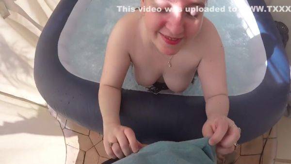 French Maid Blowjob With Cum In Mouth In Hot Tub - hotmovs.com - France on poweredporn.com