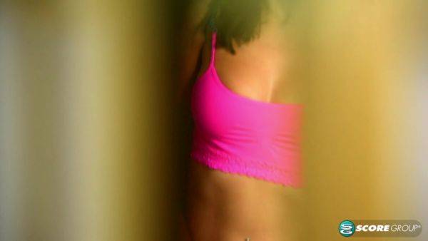 Laundry Voyeur - hotmovs.com on poweredporn.com