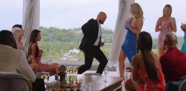 BLACKED Curvy Alyssia can't resist her SIL's fiancee's BBC - inxxx.com on poweredporn.com