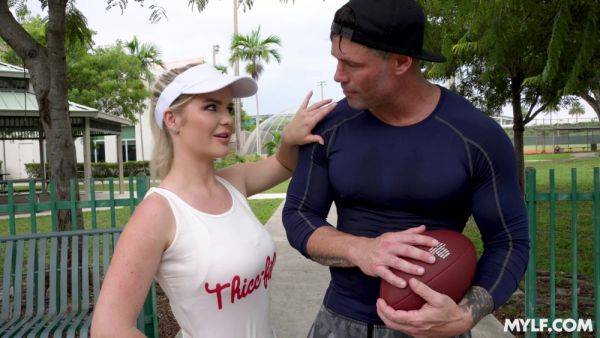 Blonde wife wants personal trainer's wet dong for more than just blowjob - xbabe.com on poweredporn.com