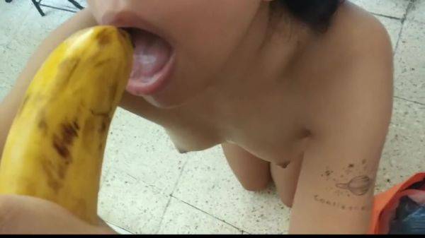 Suck A Banana - hclips.com on poweredporn.com