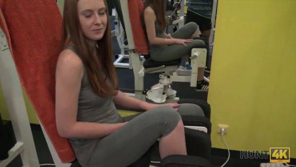 Cuckold gets to watch as cute girl Linda Sweet gets her tight pussy licked and fucked in POV - sexu.com - Czech Republic on poweredporn.com