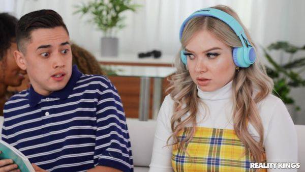 Seduced By GF's Sorority Roommates: Part 1 1 - Olivia Jayy - xhand.com on poweredporn.com