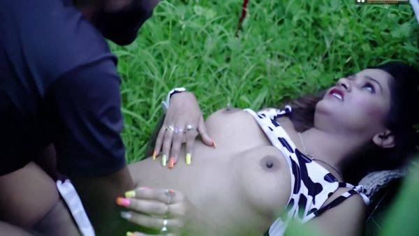 Desi Cute Kolkatas Nibba Nibbi Collage Students Park Outdoor Sex Hindi Audio - desi-porntube.com - India on poweredporn.com