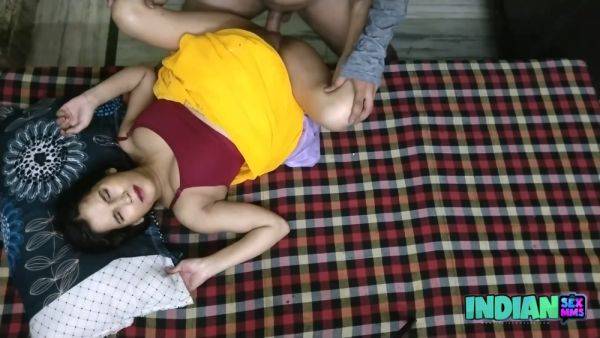 Indian Bhabhi In Yellow Sari Having Sex With Her Husband - hclips.com - India on poweredporn.com