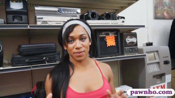 Muscular Chick Sucks Off And Gets Boned By Pawn Keeper - hclips.com on poweredporn.com