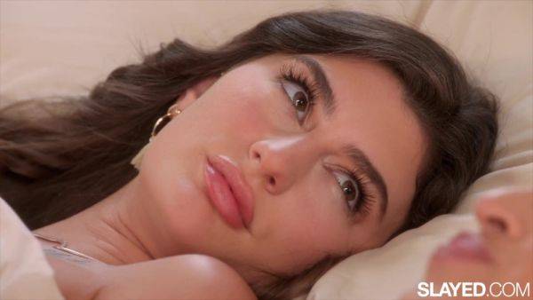 Besties explore eachother - Sophia leone seduces girlfriend in bedroom - xhand.com on poweredporn.com