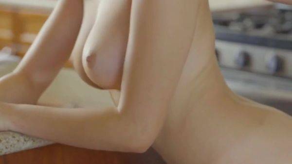 Big booty babe takes it up the ass - txxx.com on poweredporn.com