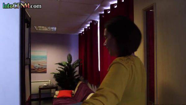 CFNM Black babe wank cock in group HJ with British ladies - txxx.com - Britain on poweredporn.com