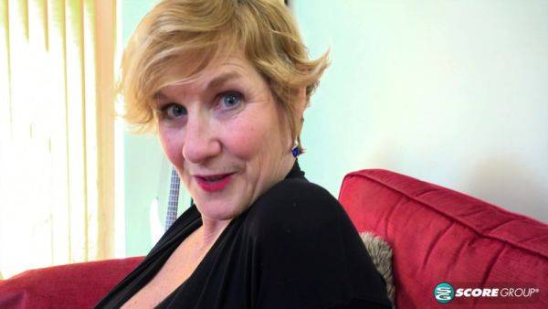 Molly Maracas returns to fuck her step-son - hotmovs.com on poweredporn.com