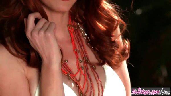 Kendra James gets off with a big twist on Nice Warm's Big Oiled Lips - sexu.com on poweredporn.com