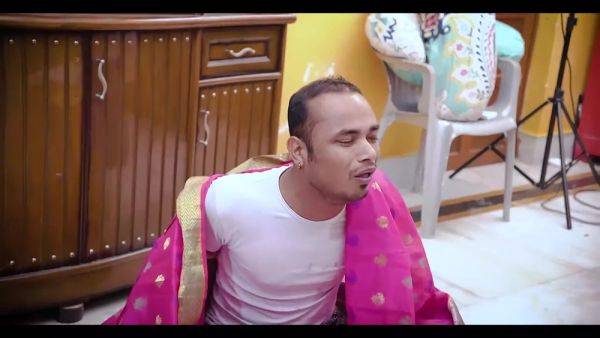 Pati Patni Aur Wo Main Kay Samnay Biwi Ki Chudai - hotmovs.com - India on poweredporn.com