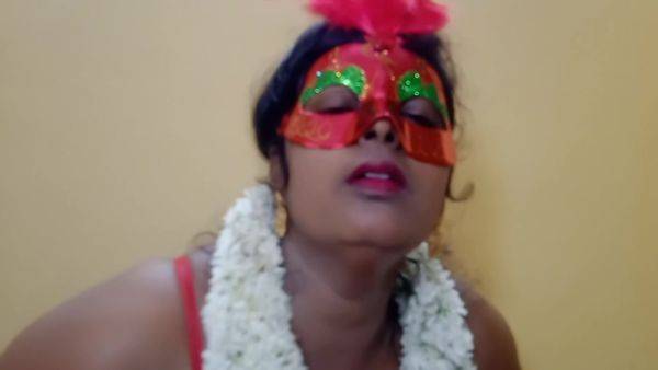 Sexy Aunty Saree Self Sex - desi-porntube.com - India on poweredporn.com
