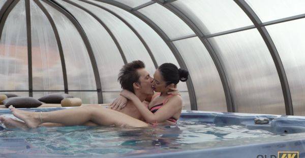 Soft oral foreplay before this thin girl takes it into the bedroom - alphaporno.com - Czech Republic on poweredporn.com