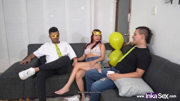 Engano de ano nuevo, despues de la fiesta de ano nuevo marido se queda borrachoy amigo termina comiendose el cono de su mujer cachonda - Latina - xtits.com on poweredporn.com