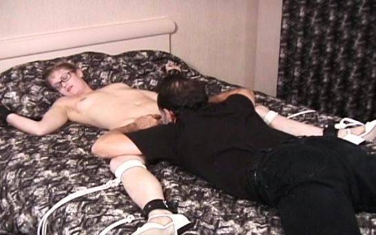 Foxy sweetie who likes to masturbate all day - drtuber.com on poweredporn.com