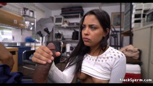 Sucking On This Bbc In Casting - videomanysex.com on poweredporn.com