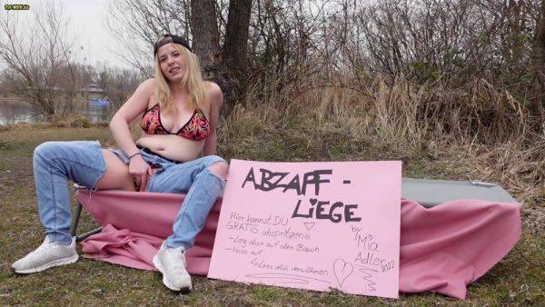 Mia Adler - Premiere - Die Abzapf-liege - Mein Mobiles - upornia.com - Germany on poweredporn.com