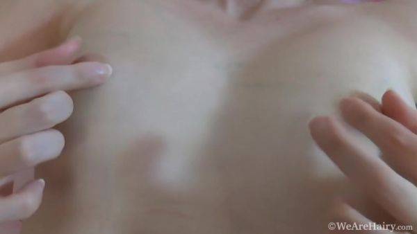 Amateur Hottie Solo Masturbation - hotmovs.com on poweredporn.com