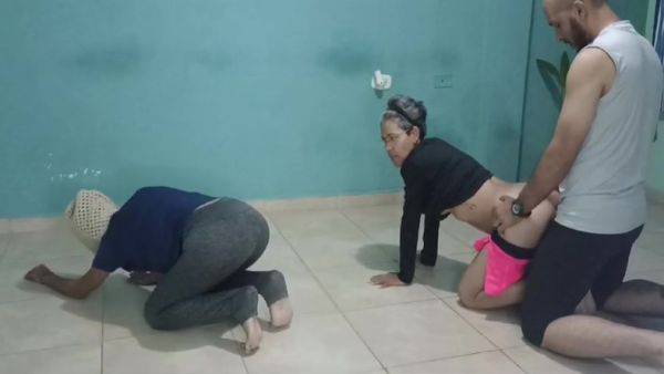 Stepdad Fucks His Stepdaughter While Doing Yoga - desi-porntube.com - India on poweredporn.com