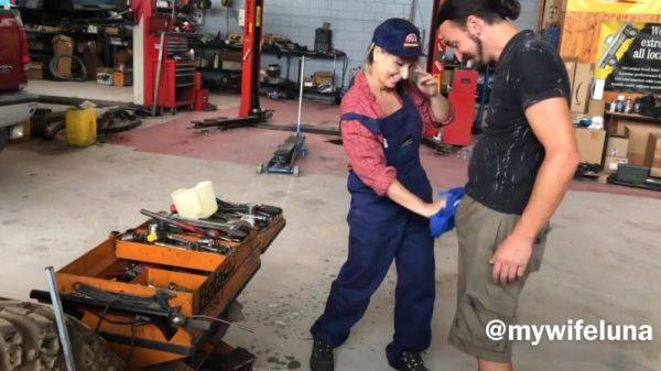 Mature mechanic lady prefers hot anal sex instead of paying for work. - anysex.com on poweredporn.com