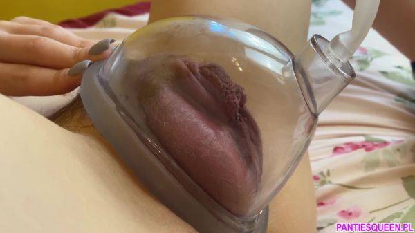 Pumping Up My Vagina With A New Frohle Vacuum Pump 18 Min - hclips.com on poweredporn.com