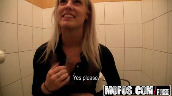 Blanche Bradburry goes wild in public with a hung dude - Mofos public pick up - sexu.com on poweredporn.com