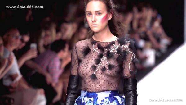 Braless Trends in Women's Fashion Style Compilation for Adventurous Dressers.4 - txxx.com on poweredporn.com