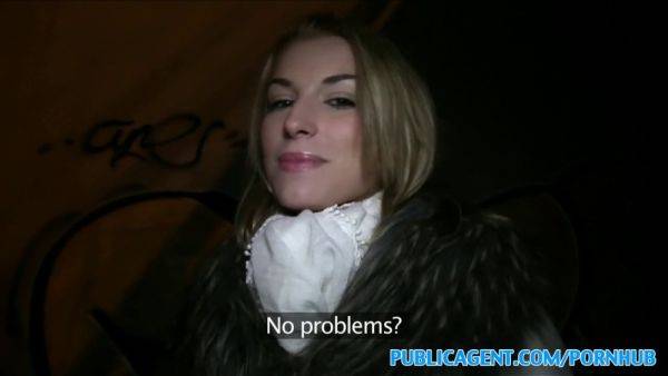 Victoria Daniels gets her tight pussy pounded hard outside - sexu.com - Czech Republic on poweredporn.com