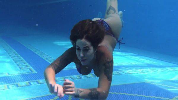 Canadian Hottest Milf Pleasures Herself 5 Min - Heidi Van Horny - hclips.com - Canada on poweredporn.com