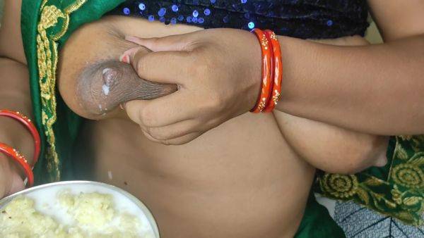 Bhabhi Ne Apne Dudh Se Khana Khilaya Apne Devar Ko Hindi Video - desi-porntube.com - India on poweredporn.com