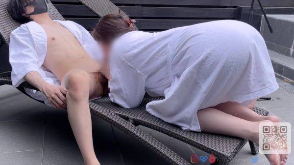 Midsummer Outdoor Sex! Massive Squirting While Standing Up - upornia.com - Japan on poweredporn.com