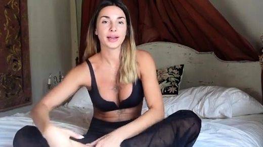 Roxy Fox - my explicit foot worship tutorial - drtuber.com on poweredporn.com