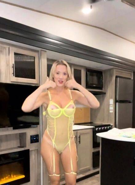 Vicky Stark Garter Belt Lingerie Video Leaked - drtuber.com on poweredporn.com