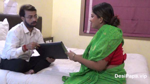 18 Year Old Indian Girl Fucked Hard On Her Interview Day By Her Office Boss - txxx.com - India on poweredporn.com