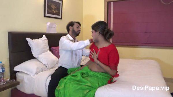 18 Year Old Indian Girl Fucked Hard On Her Interview Day By Her Office Boss - hotmovs.com - India on poweredporn.com