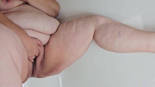 Jamdown26 - I Almost Pee Myself Had To Rushed Into An Old Laundry Room And Piss A Big Load On The Floor - hclips.com on poweredporn.com